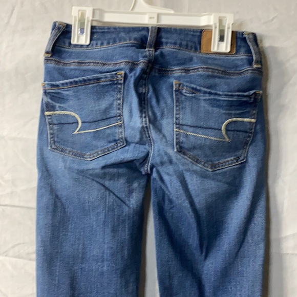 4 pair Bundle pack- 3, 00 American eagle jeans, 1 white and black 0 jean. - Picture 7 of 10